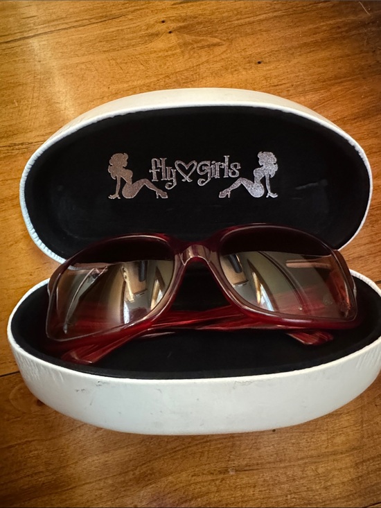 Accessories - Fly Girls Sunglasses in Deep Red with White Case